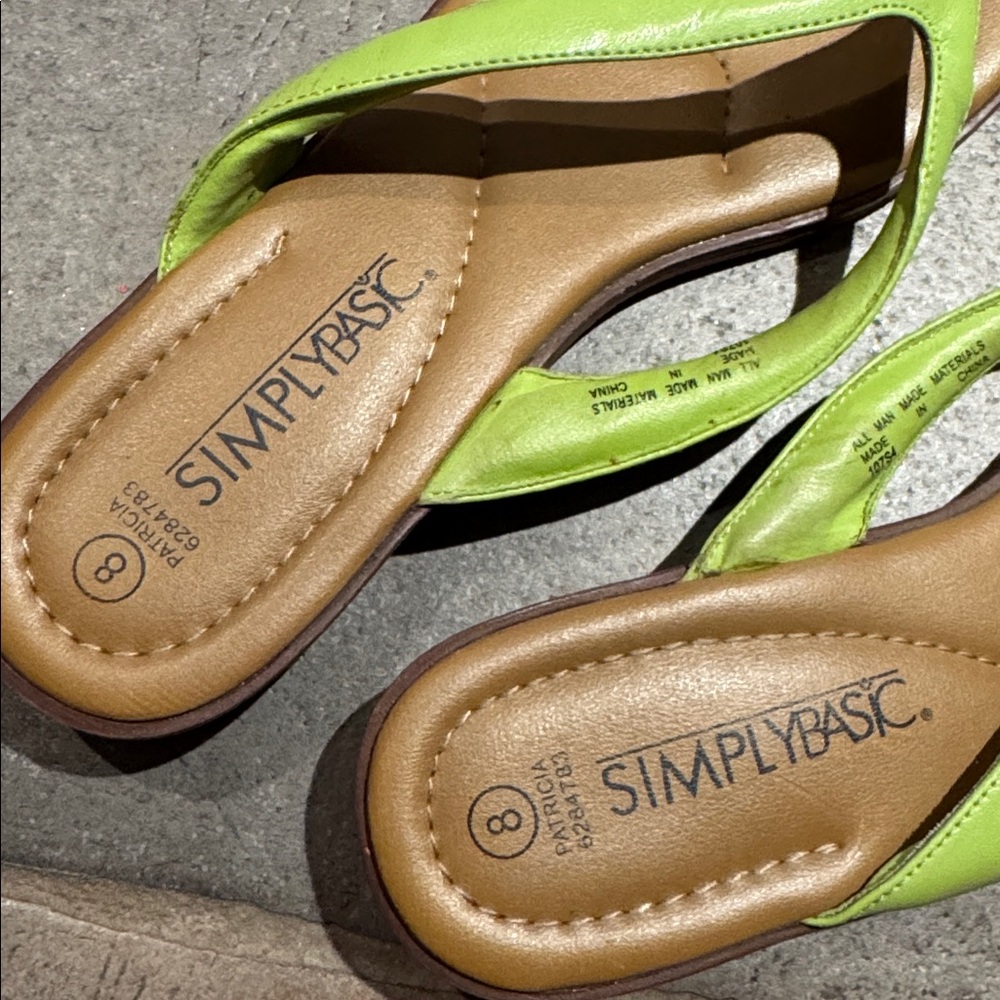 Simply Basic Women's lime green Sandals Sz 8 - Picture 7 of 7